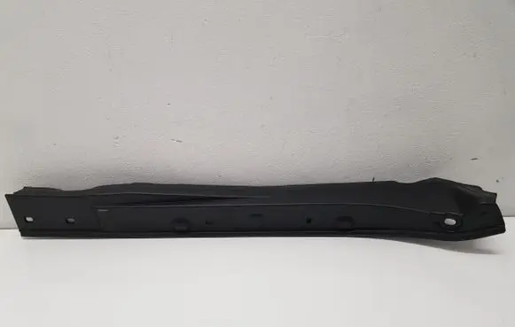 BMW i4 Fender end trim 51767486825 15054410