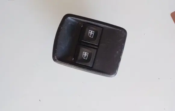 Renault Trafic III (X82) Electric window control switch