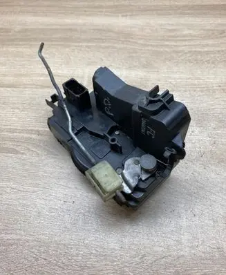 Opel Vectra C Front door lock 24447341 FRONTRIGHTSIDE