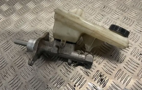 Renault Trafic II (X83) Master brake cylinder