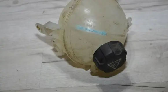 Peugeot Partner Coolant expansion tank/reservoir 965442968003