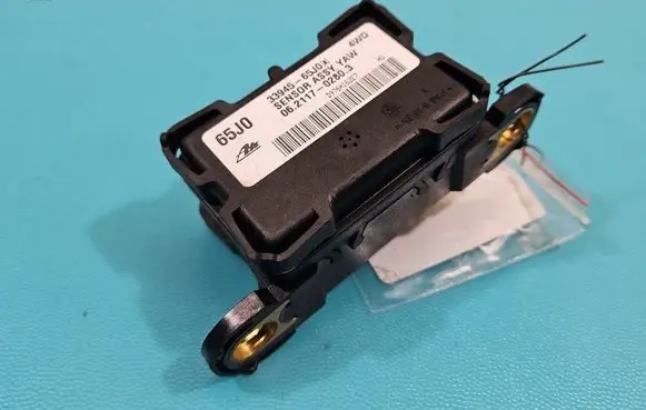 Suzuki Grand Vitara II ESP acceleration yaw rate sensor 33945-65J0 IMPRK1492079