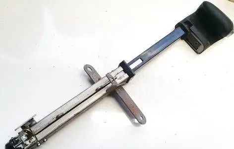 Handbrake/parking brake lever assembly