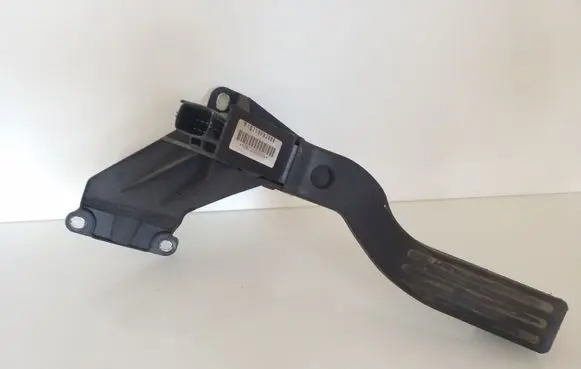 Ford Mondeo Mk III Accelerator throttle pedal 1S719F836BB