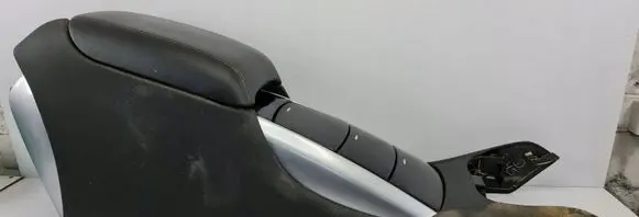 Mercedes-Benz R W251 Center console