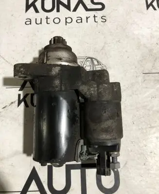 Volkswagen Jetta V Starter motor 0001120408 02T911023M