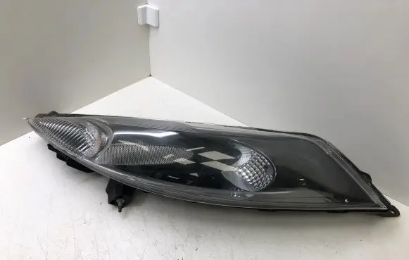 Nissan Juke I F15 Headlight/headlamp