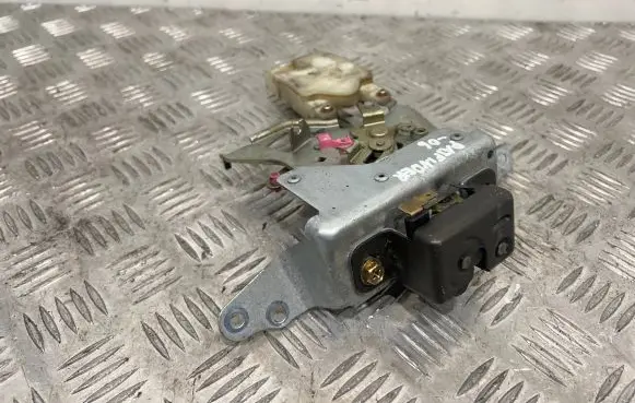 Nissan Pathfinder R51 Tailgate window lock/catch/latch 