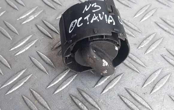 Skoda Octavia Mk2 (1Z) Light switch 1Z0941431B