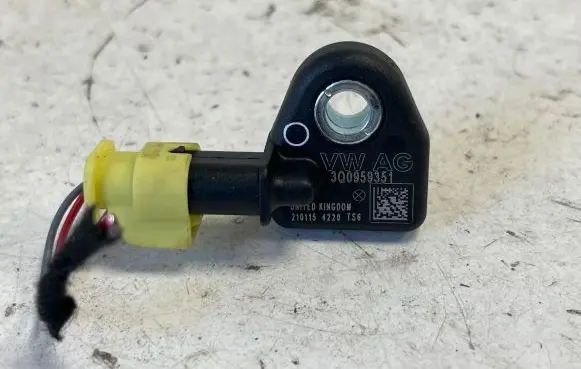 Volkswagen PASSAT B8 Airbag deployment crash/impact sensor 3Q0959351