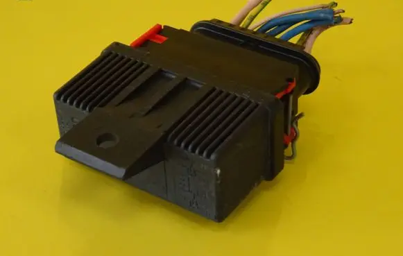 Peugeot 308 Fuel injection pump control unit/module 240107