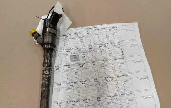 Hyundai Tucson JM Fuel injector 338002710 0445110064