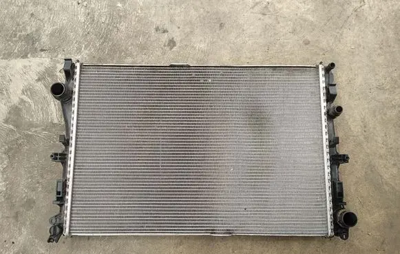 Mercedes-Benz E W213 Coolant radiator A0995007303