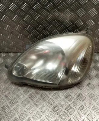 Toyota Yaris Headlight/headlamp
