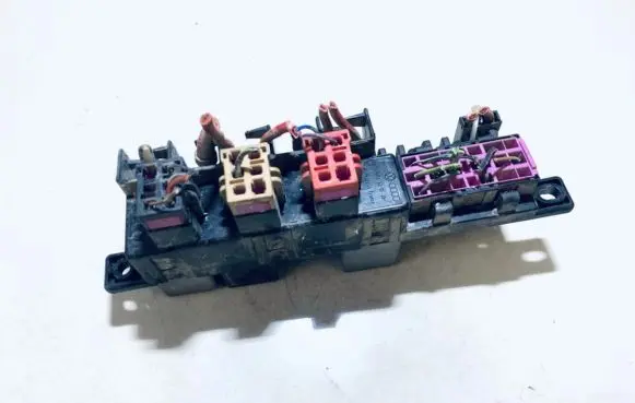 Volkswagen Golf IV Fuse box set 8l0941822