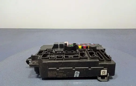 Mitsubishi Outlander Fuse box set 8637A869