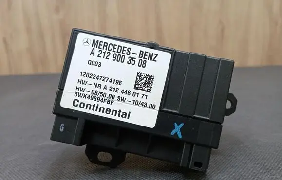 Mercedes-Benz E A207 Fuel pump relay 2129003508 A2129003508 5WK49694FBF