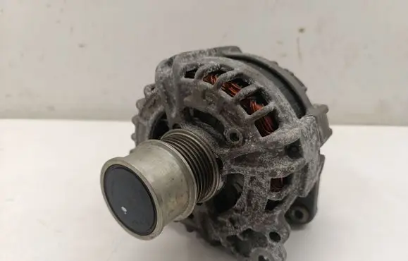 Volkswagen Taigo Generator/alternator 05E903027B