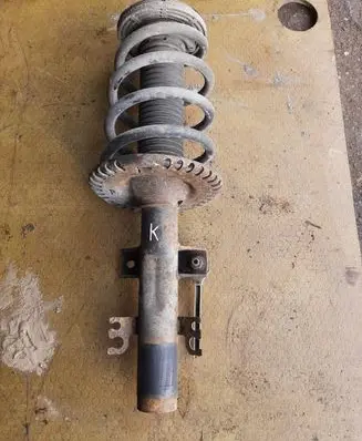 Volkswagen Transporter - Caravelle T5 Front shock absorber with coil spring 7H0413031N