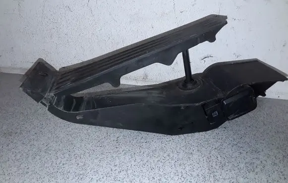 BMW 5 E60 E61 Accelerator throttle pedal 35426766930 6766930
