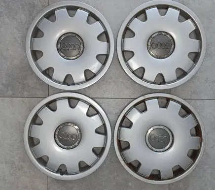 Audi A6 S6 C5 4B R15 wheel hub/cap/trim 8Z0601147A
