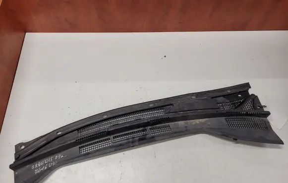 Mitsubishi Grandis Wiper trim MR996559