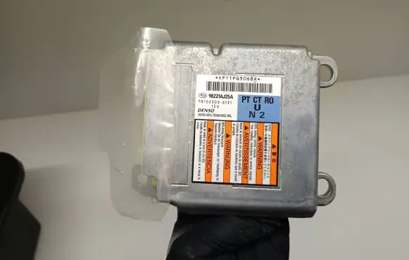 Subaru Outback Airbag control unit/module 98221AJ25A TN1503008131