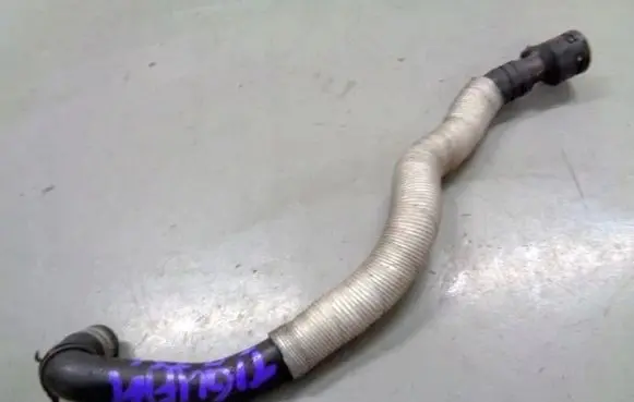 Volkswagen Tiguan Engine coolant pipe/hose