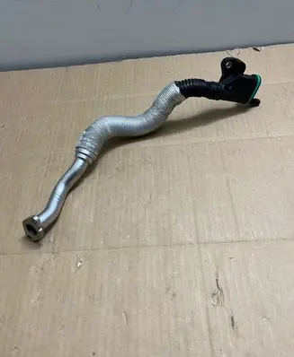 Audi A5 8T 8F Oil breather separator 06H103226A