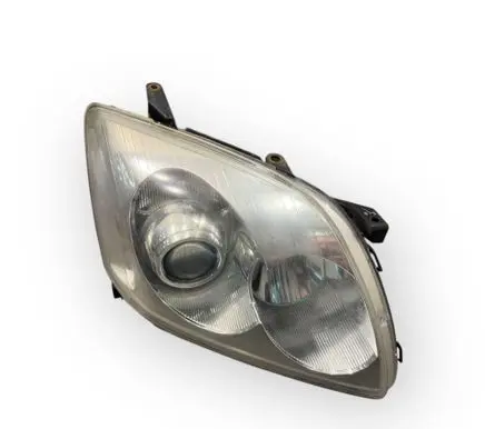 Toyota Avensis T250 Headlight/headlamp 