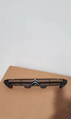 Citroen Saxo Quarter panel pressure vent 96019