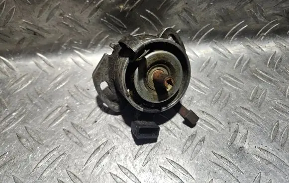 Volkswagen Golf III Spark distributor 0237521050 030905205AA