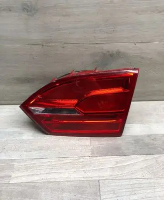 Volkswagen Jetta VI Tailgate rear/tail lights 5C6945094