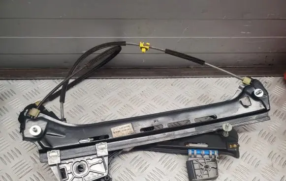 Mercedes-Benz E C207 W207 Front door electric window regulator A2077200646