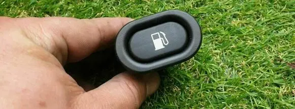 Saab 9-5 Fuel tank opening switch 4617544