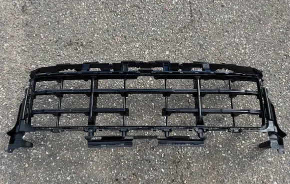 Porsche Cayenne (9Y0 9Y3) Front bumper upper radiator grill 9Y0807683BD 9Y0807683