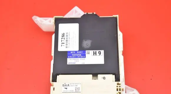 Toyota Avalon XX10 Fuse box set 89221-07041