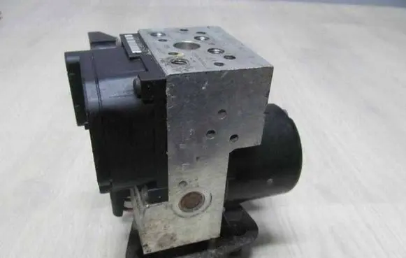 Mercedes-Benz E W210 ABS Pump A0034313012H 7502