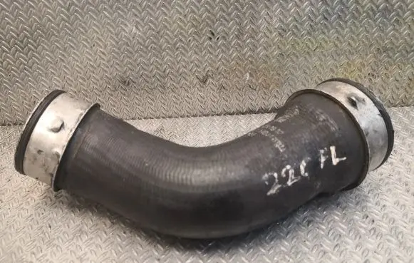 Mercedes-Benz S W220 Intercooler hose/pipe 2205280982