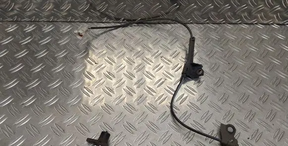Toyota Avensis T250 ABS brake wheel speed sensor 8954302040