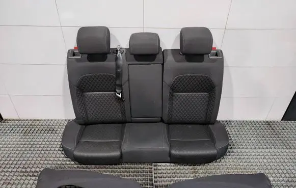 Skoda Superb B8 (3V) Second row seats 