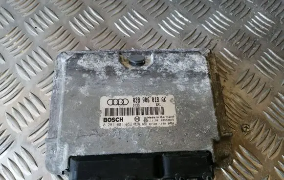 Audi A3 S3 8L Engine control unit/module 038906018AK 0281001852