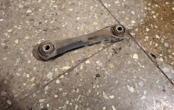 Volvo V60 Rear control arm 6G915K743