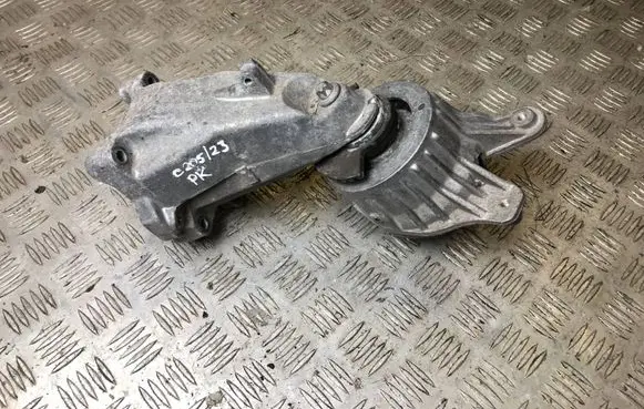 Mercedes-Benz C W205 Engine mounting bracket A2742234304 A2052400200
