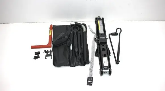 Audi A5 Tool set 8W0011031D 8N0012219