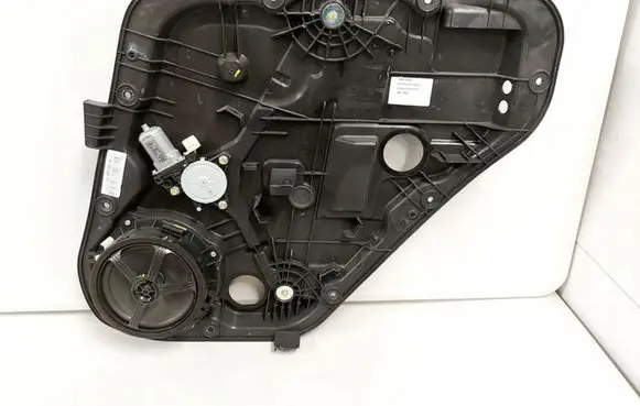 KIA Soul Rear window lifting mechanism without motor
