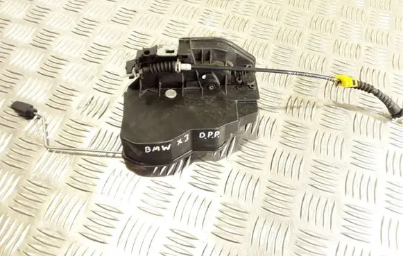 BMW X3 E83 Front door lock 7154628