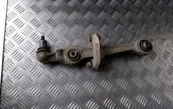 Volkswagen PASSAT B5.5 Front control arm 4B3407155A