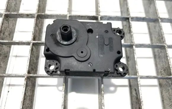 Renault Master III Air flap motor/actuator A21201700