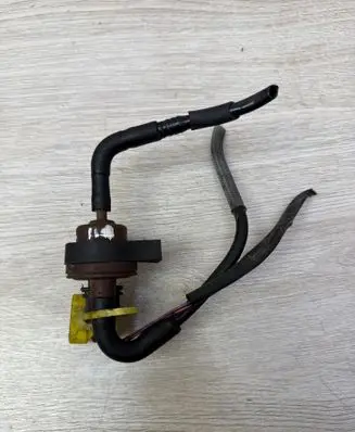 Citroen C5 Valve vacuum 2580008B